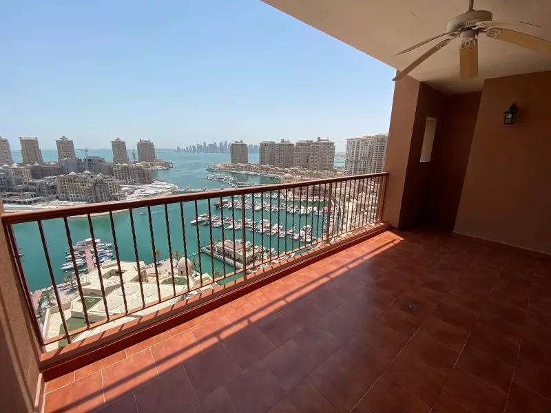 yerleşim Hazır Mülk 3 yatak odası S/F Apartman  kiralık içinde Al Sadd , Doha #8816 - 1  image 
